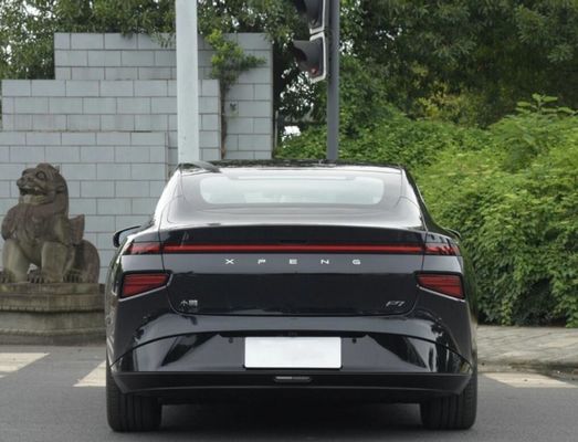 1450mm Xpeng EV Car Xpeng P7 Electric Cars 480km Automatically Lock 5 Seater 4 Door